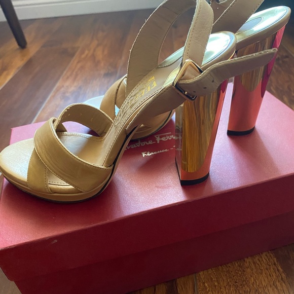 Ferragamo Heels Size 7 Natural Calf - Picture 2 of 4